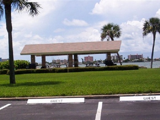 Picnic Shelter & Grill Area Picnic Shelter & Grill Area